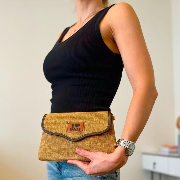 NEW clutch bag Bali Indonesia NWT - Picture 1 of 7